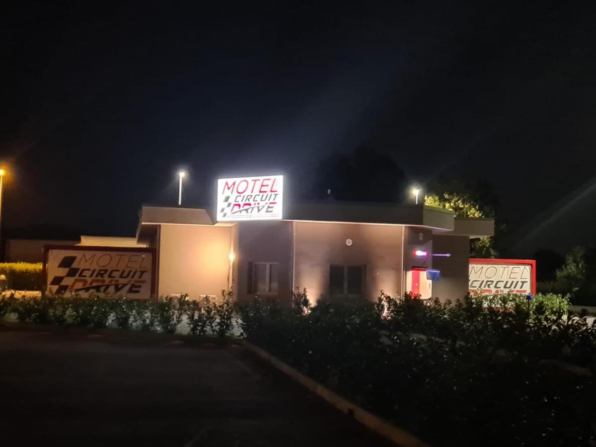 Cingia De' Botti Motel Circuit Drive מראה חיצוני תמונה